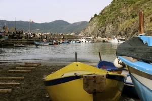 row boats in Vernazza